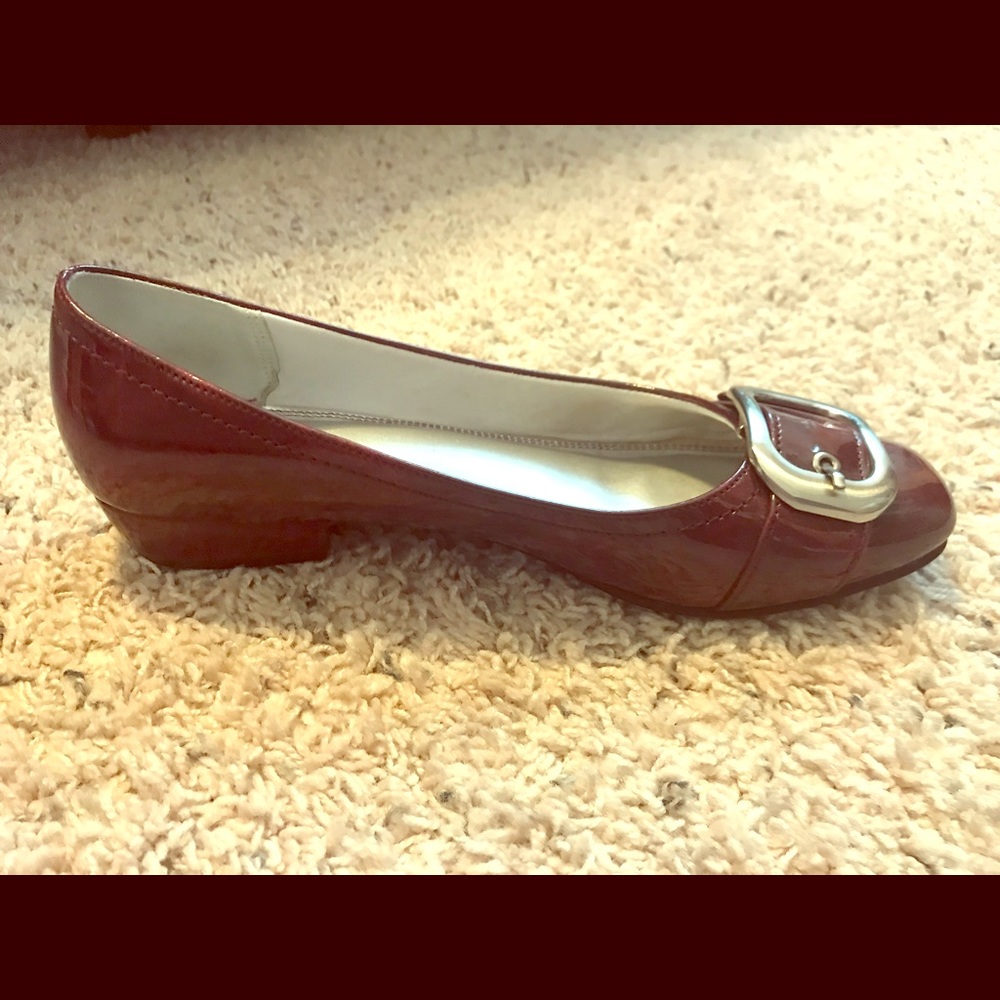 Red/Burgundy flats with buckle